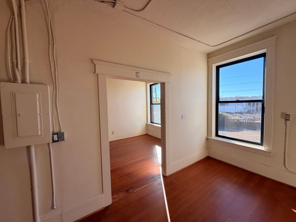 Sunny Art Studio/Office Space in Georgetown