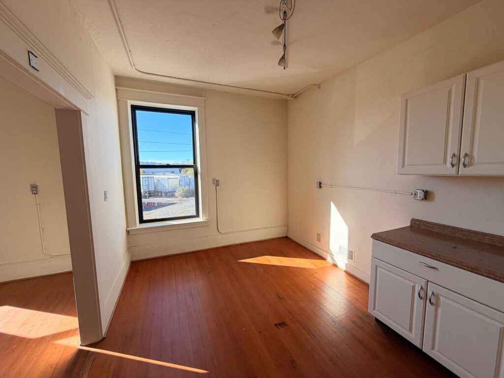 Sunny Art Studio/Office Space in Georgetown