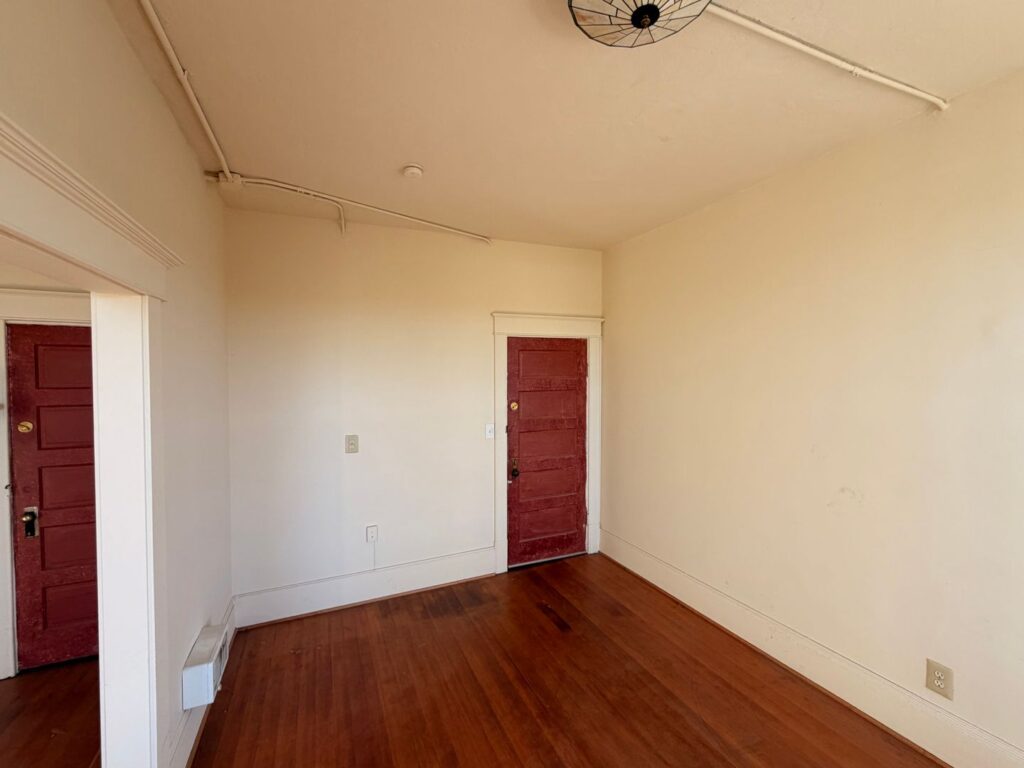 Sunny Art Studio/Office Space in Georgetown
