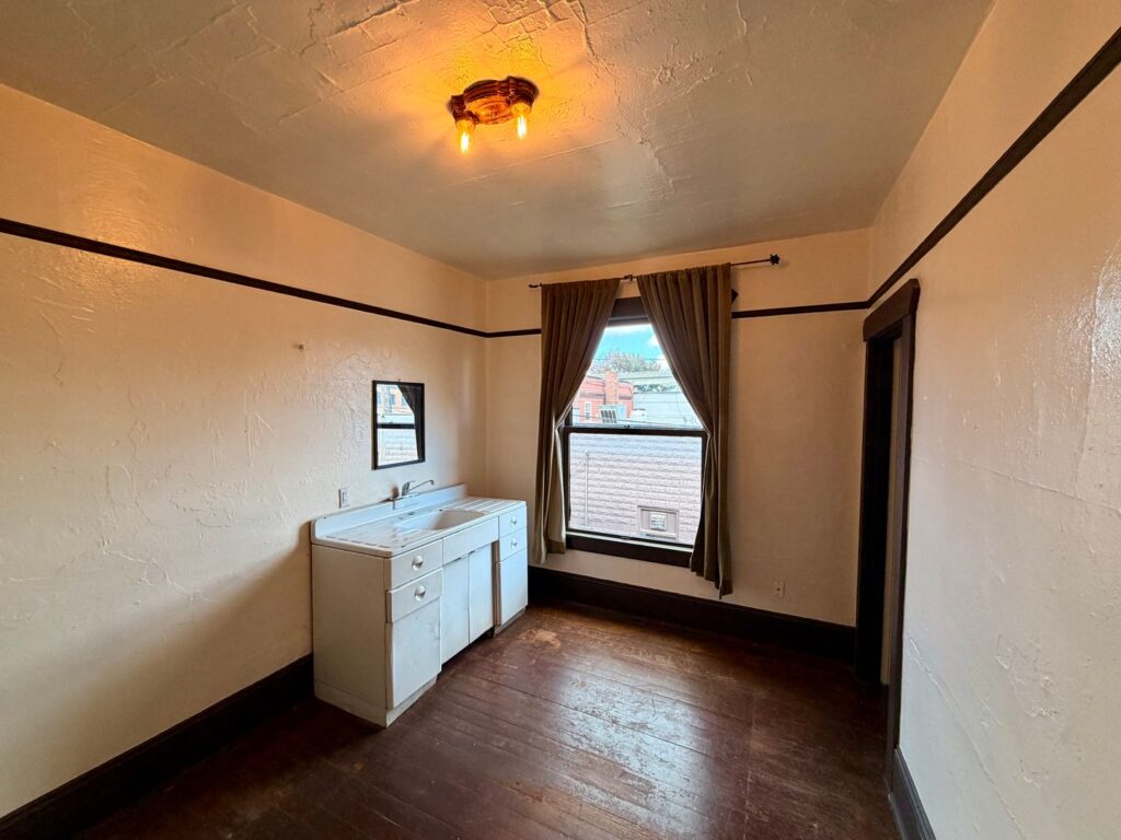 Historic Forsyth Hotel Artist Studio