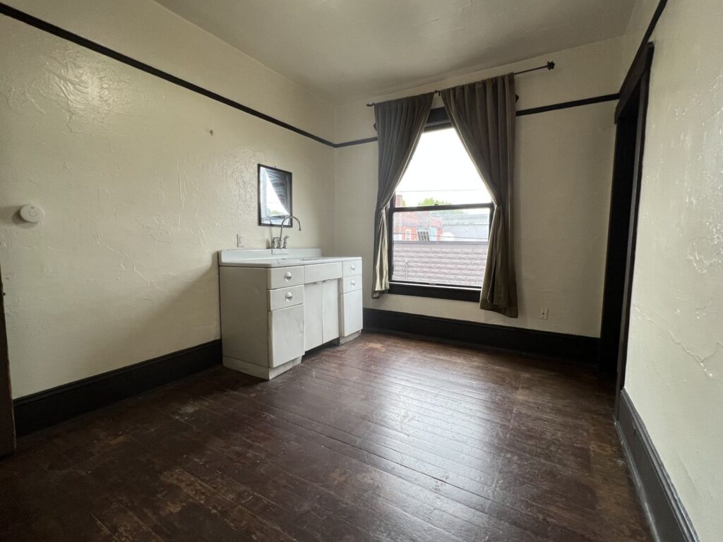 Historic Forsyth Hotel Artist Studio