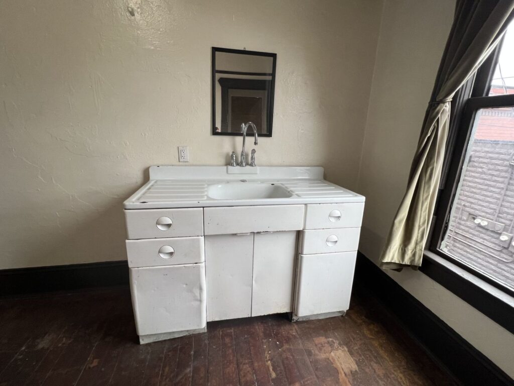 Historic Forsyth Hotel Artist Studio